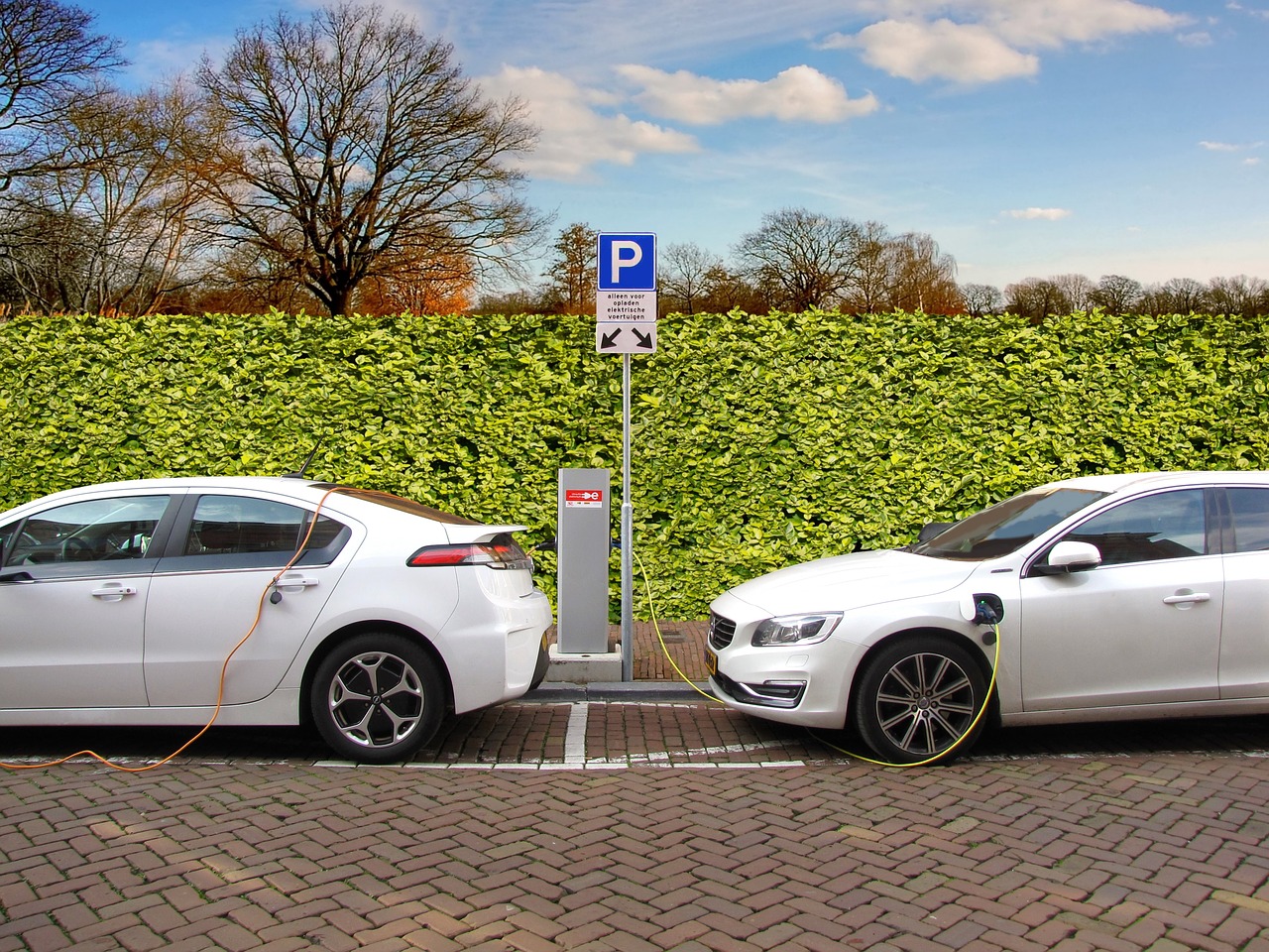 Pourquoi choisir une voiture électrique aujourd'hui ?